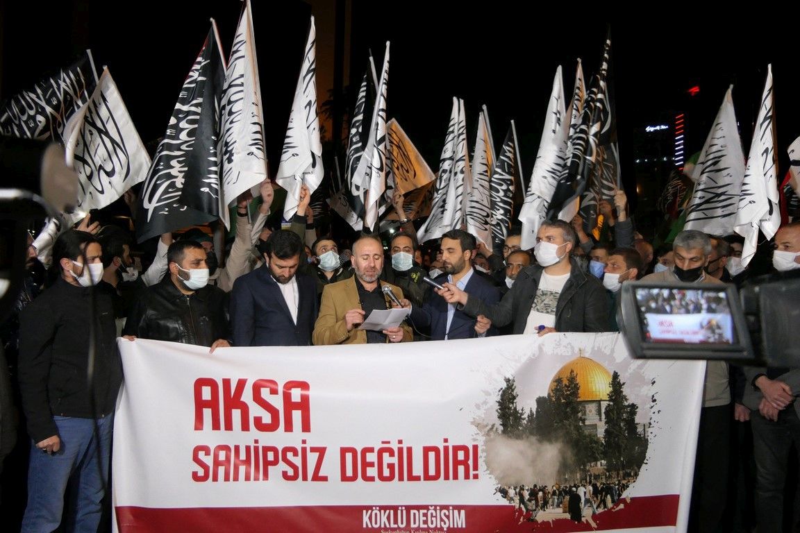 Click to enlarge image 2021_05_10_Turkey_Aksa_Protest_PICs_01.jpg