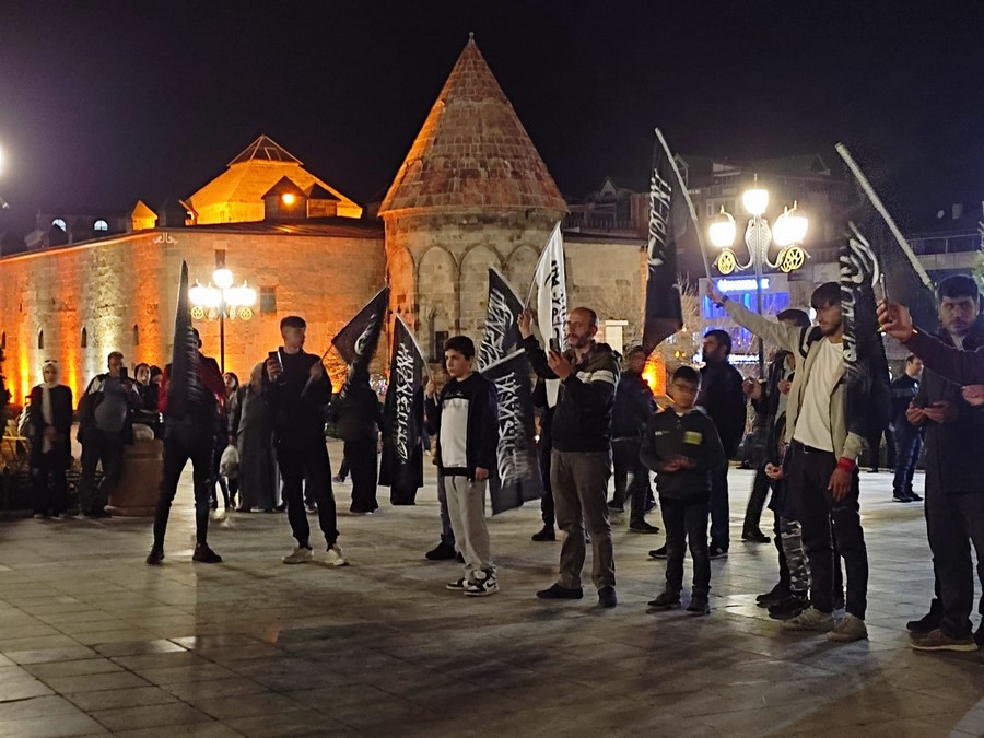 Click to enlarge image Erzurum_TR_AKSA_Protest_2022_04_Pics_1.jpg